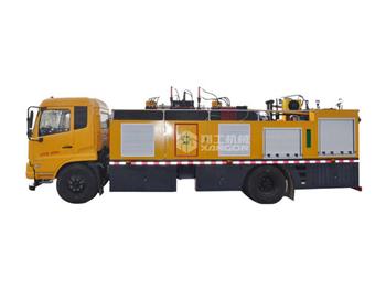 XYH5162XB路面綜合養(yǎng)護(hù)車(chē)
